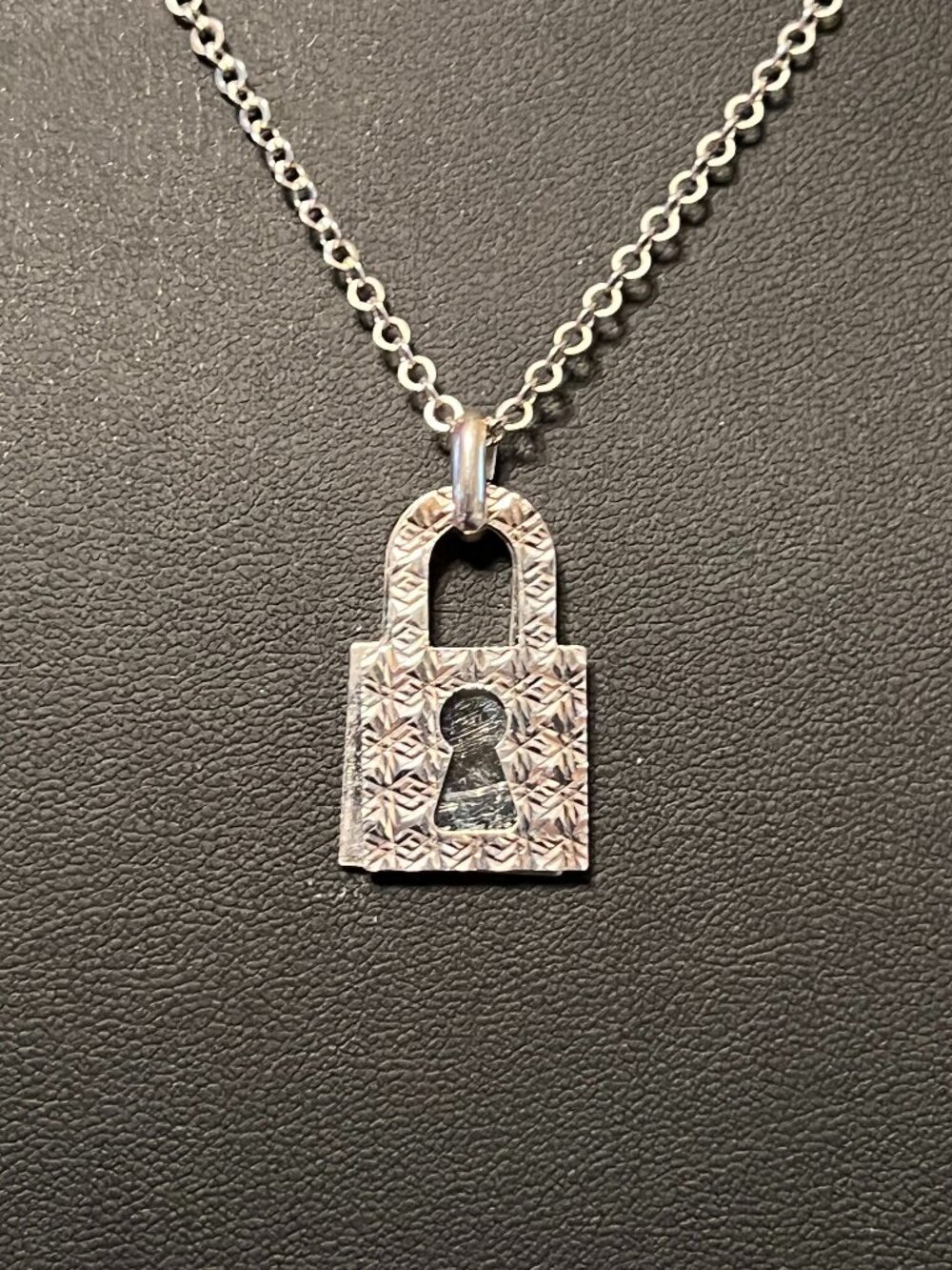 Silver Tone Lock Pendant Necklace (214) *PLEASE READ DESCRIPTION*